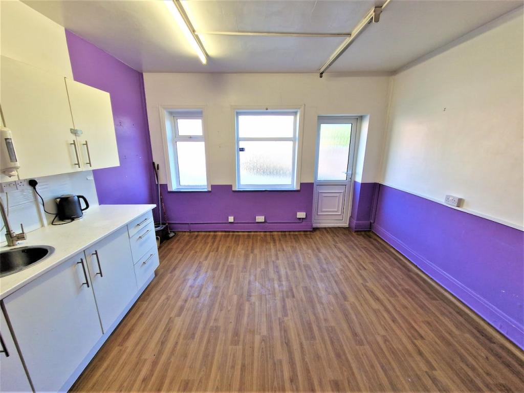 High street retail property to lease in 7b Stretford Road, Urmston, M41