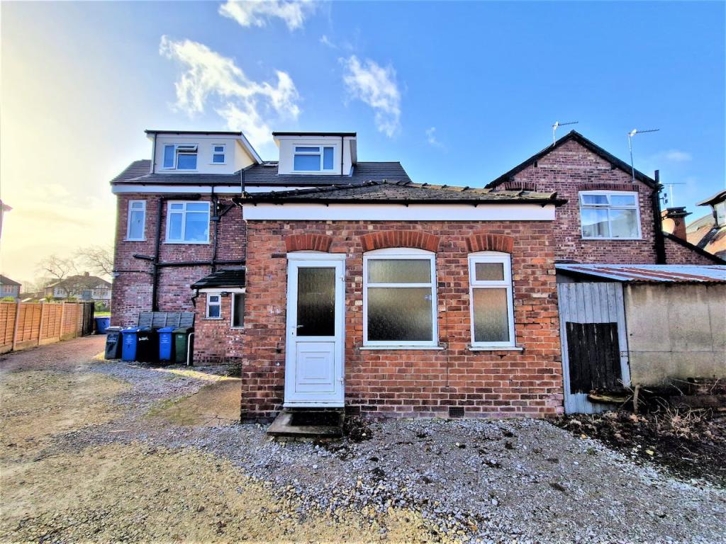 High street retail property to lease in 7b Stretford Road, Urmston, M41