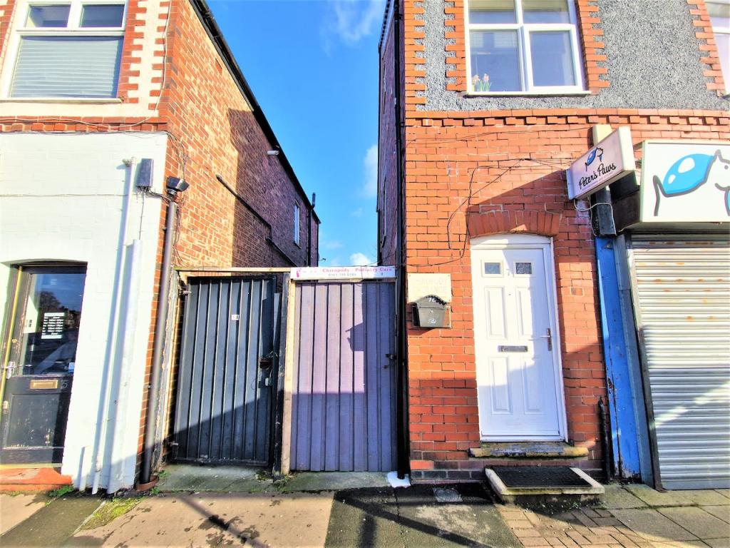 High street retail property to lease in 7b Stretford Road, Urmston, M41