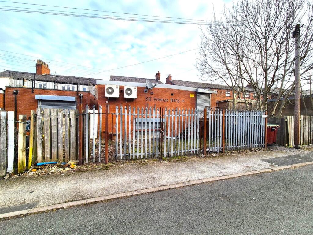 Main image of property: Rear warehouse, 174 Hall Street, Stockport, SK1 4JG