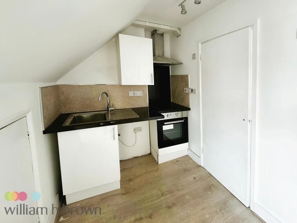 Studio flat for rent in Wellesley Road, CLACTONONSEA, CO15