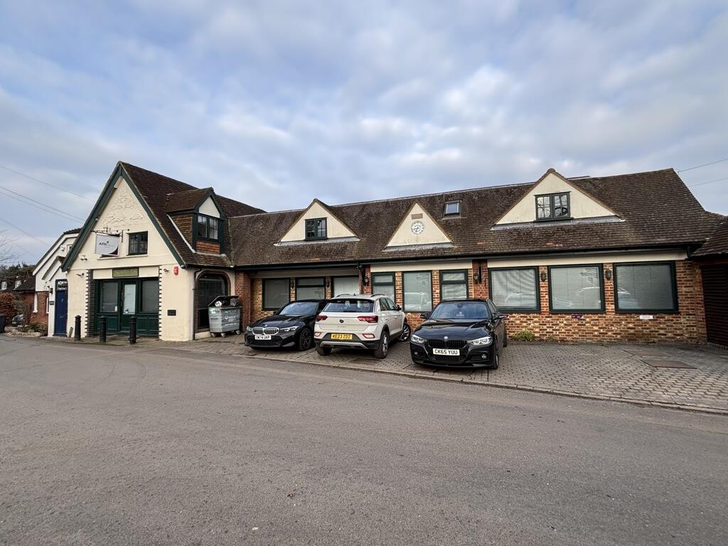 Main image of property: Sawfords, Bigfrith Lane, Cookham, Maidenhead, Berkshire, SL6 9PH