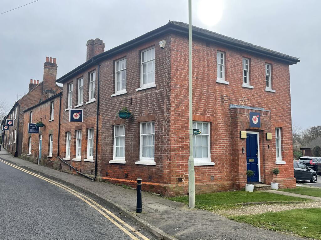 Main image of property: 57-59 High Street, Twyford, Reading