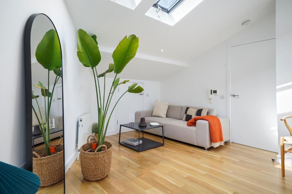 Main image of property: Buckingham Road, London, N1