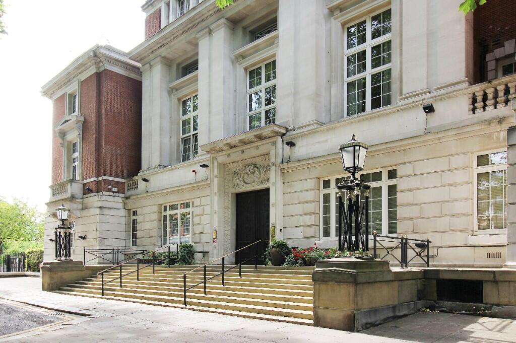 Main image of property: Rosebery Avenue, London, EC1R