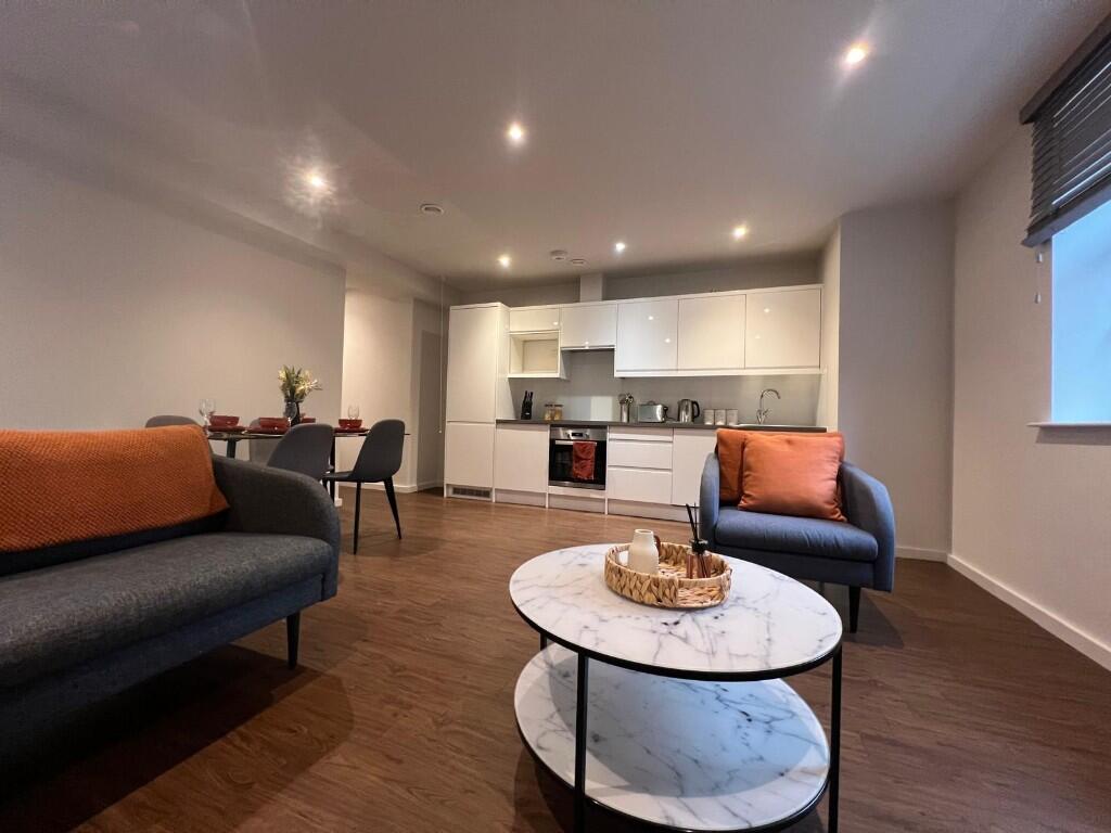 Main image of property: 001 Park House 8Victoria Road, Leeds, West Yorkshire, LS6