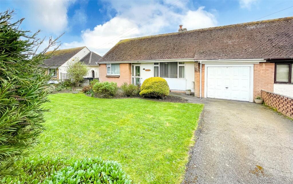 2 bedroom bungalow for sale in Rockfield Drive, Llandudno, Conwy, LL30