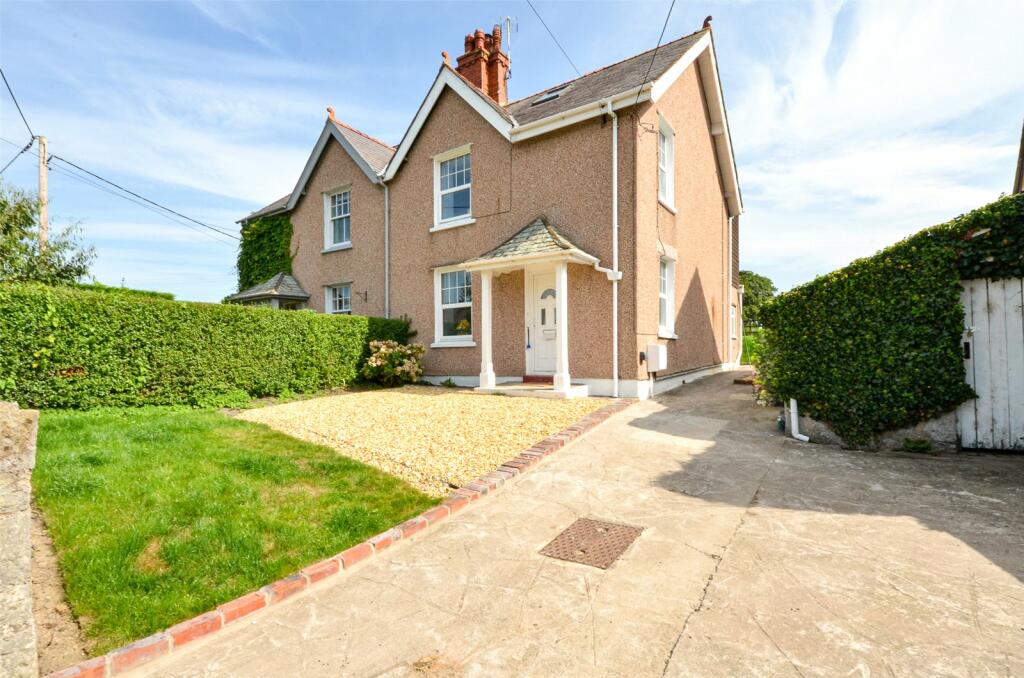 3 bedroom semidetached house for sale in Glanwydden, Llandudno