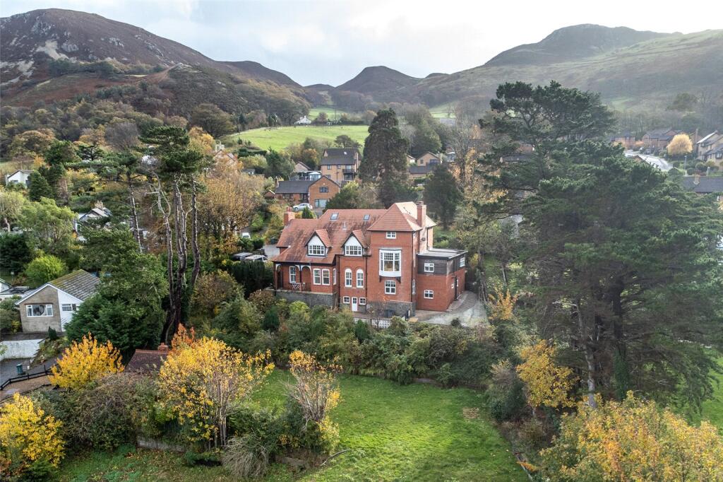 Main image of property: Graiglwyd Road, Penmaenmawr, Conwy, LL34