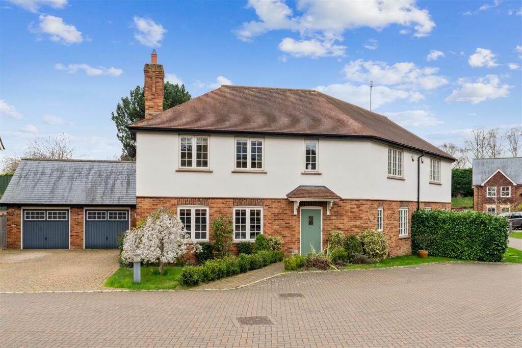 3 bedroom semidetached house for sale in Banwell Place, Heath And