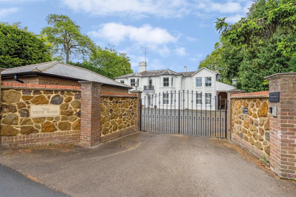 Main image of property: Heath Road, Leighton Buzzard, Bedfordshire