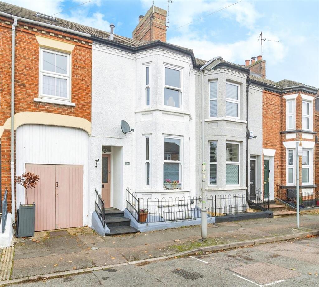 Main image of property: Victoria Road, Linslade, Leighton Buzzard