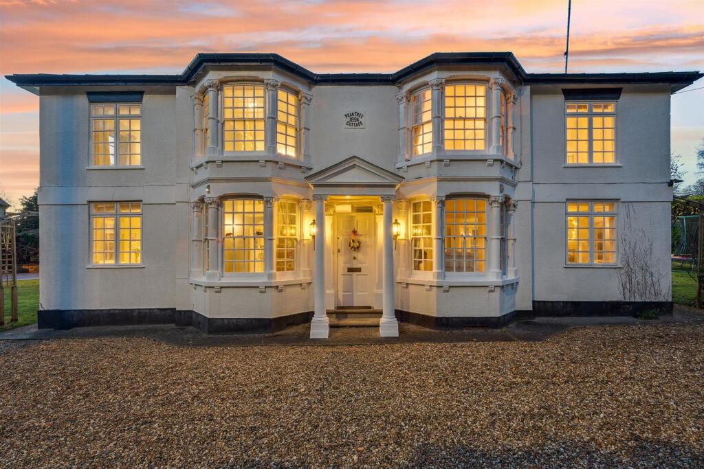 Main image of property: Heath Road, Leighton Buzzard, Bedfordshire