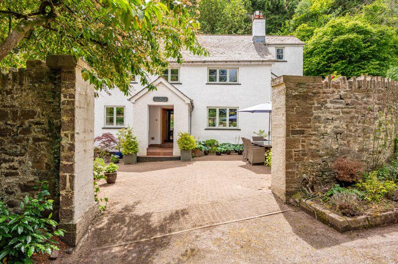 Main image of property: Llanfoist, Abergavenny