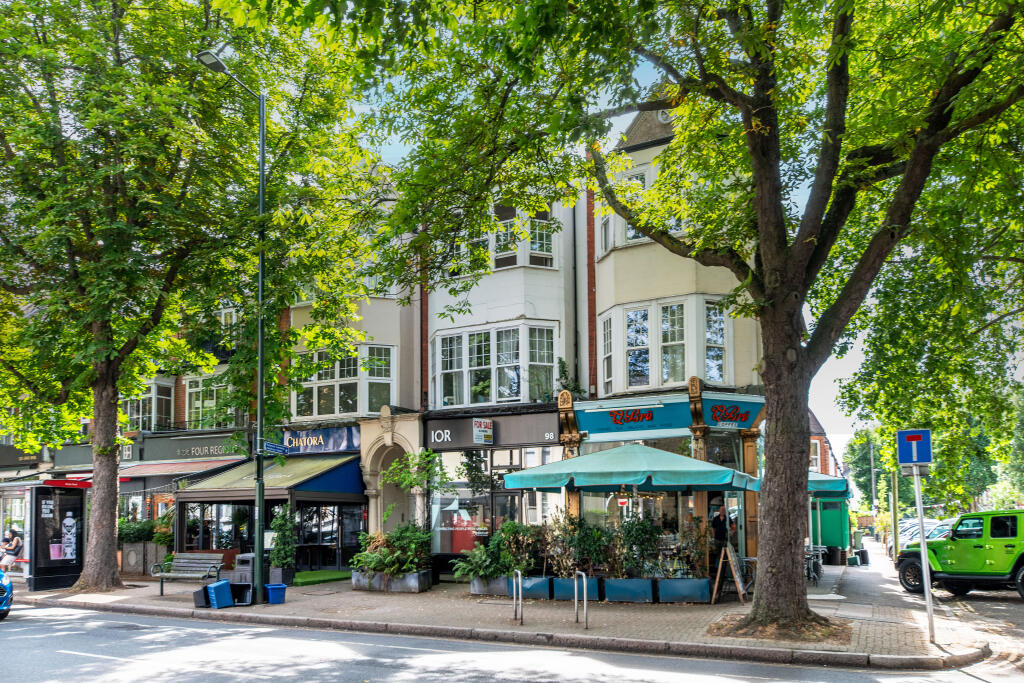 Main image of property: 98 Kew Road, London, TW9 2PQ