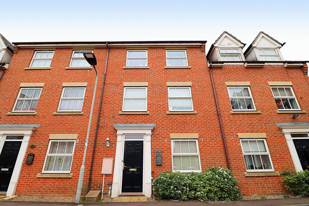 1 bedroom house share for rent in Room 2 Croyland Drive, Elstow, Bedford, MK42