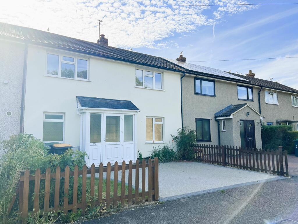 2 bedroom terraced house for sale in The Spinney, Bedford, MK41