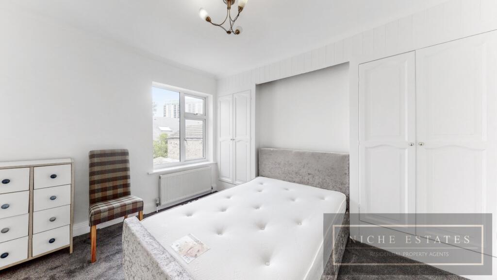 Main image of property: Room, Hutton Grove, London, N12