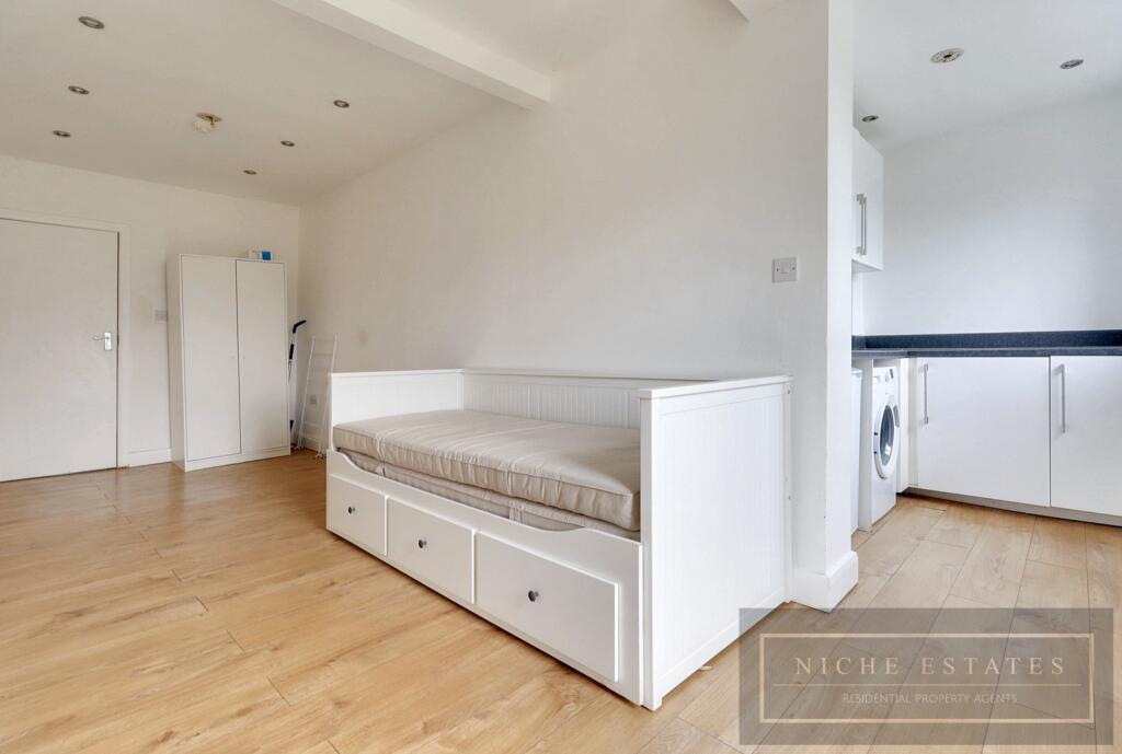Main image of property: West Hill, Wembley, London, HA9 - ENSUITE BEDSIT COUNCIL TAX AND WATER INC