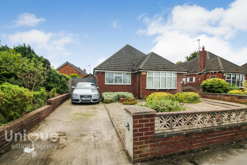 2 bedroom bungalow for sale in Kilnhouse Lane, Lytham St. Annes, FY8