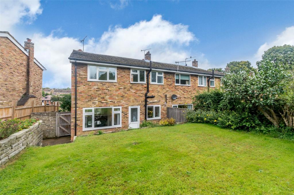 3 bedroom end of terrace house for sale in Hillside Close, Chalfont St. Giles, Buckinghamshire, HP8