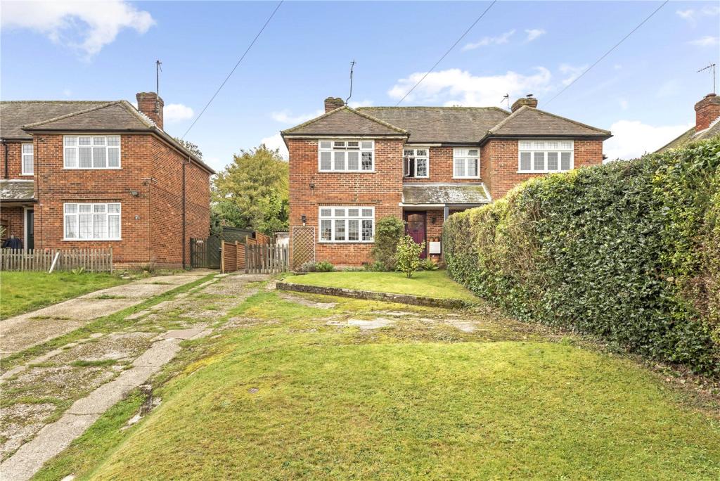 3 bedroom semidetached house for sale in Whielden Lane, Winchmore Hill, Amersham, HP7