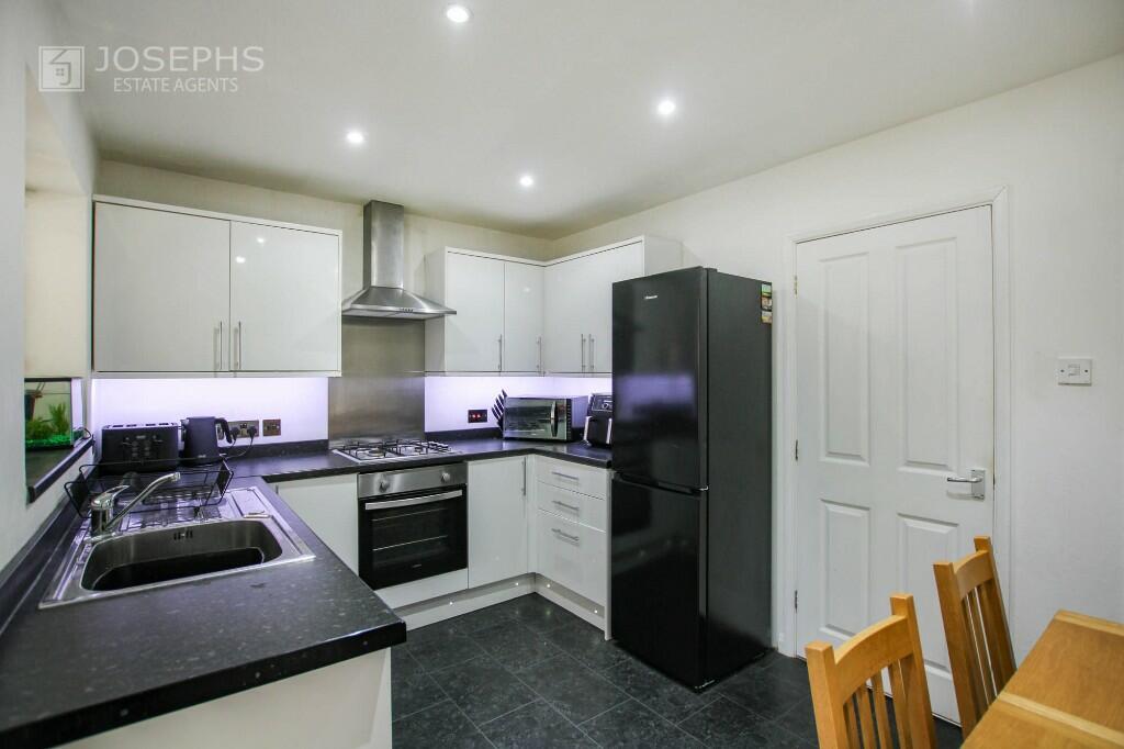 Additional property image - Balmore Close, Bolton, Greater Manchester, BL3