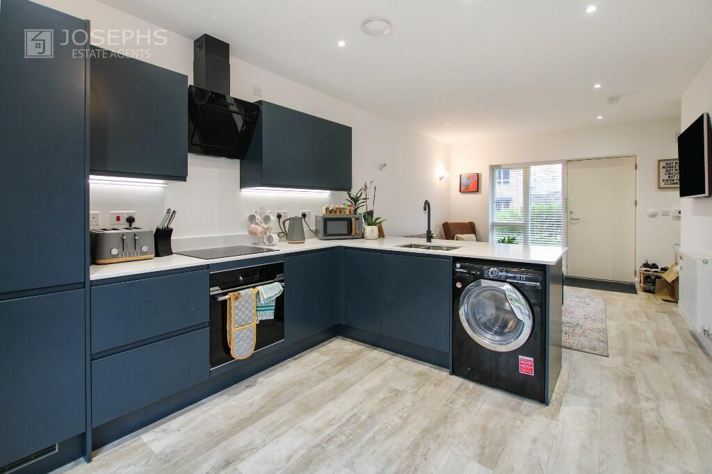 Additional property image - Fenton Way, Bolton, Greater Manchester, BL3