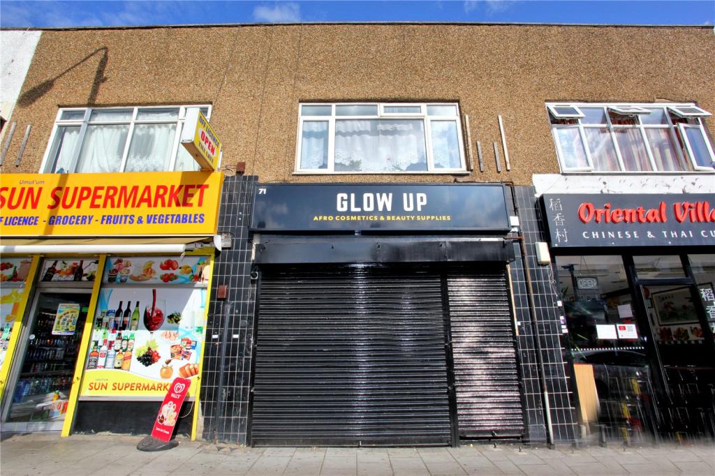 Shop to lease in Old Church Road, Chingford Mount, London, E4
