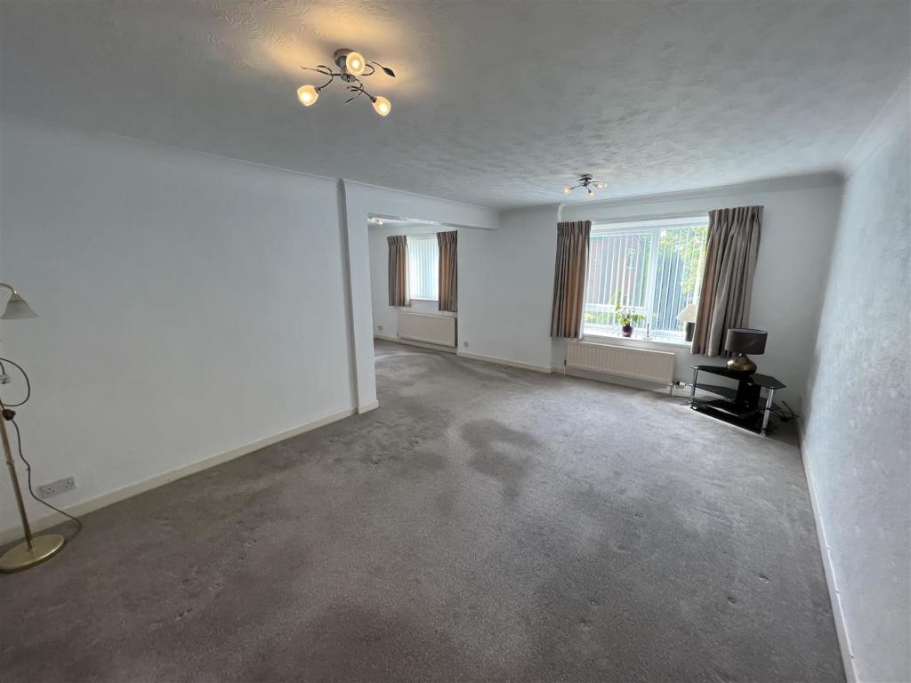 2 bedroom apartment for sale in School Hill, Heswall, Wirral, CH60