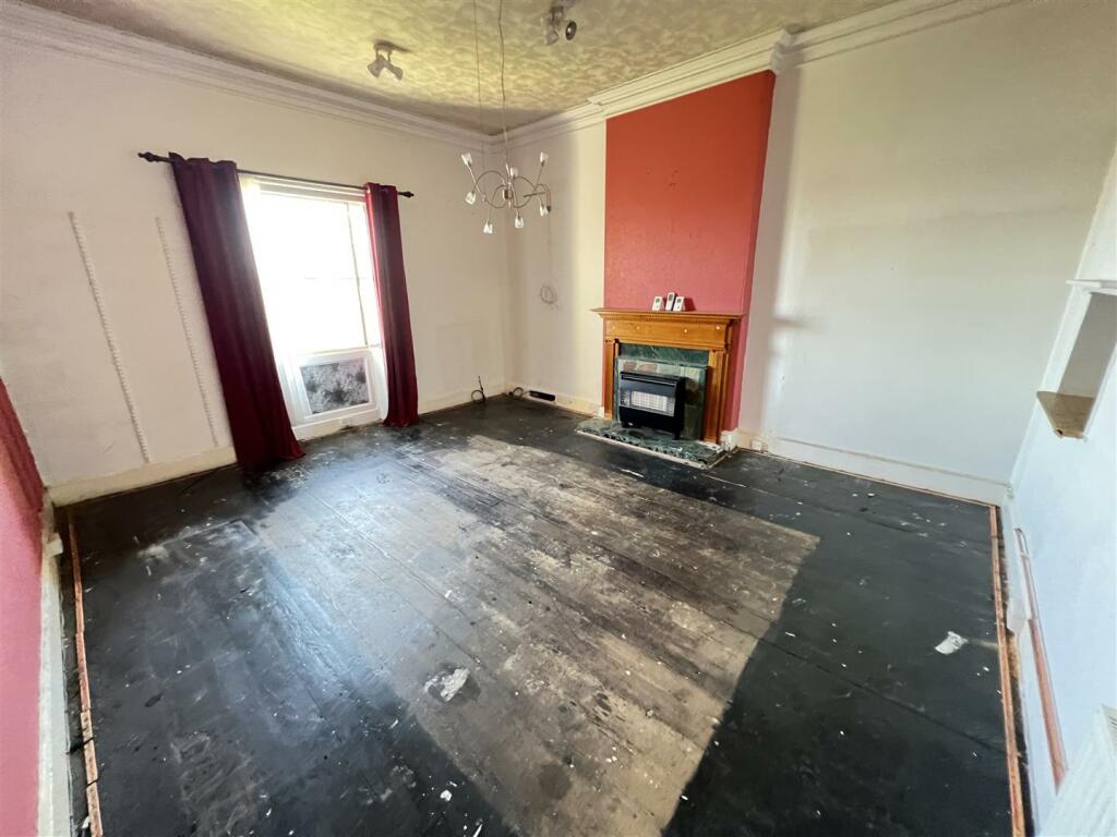 3 bedroom semidetached house for sale in Rock Park, Rock Ferry