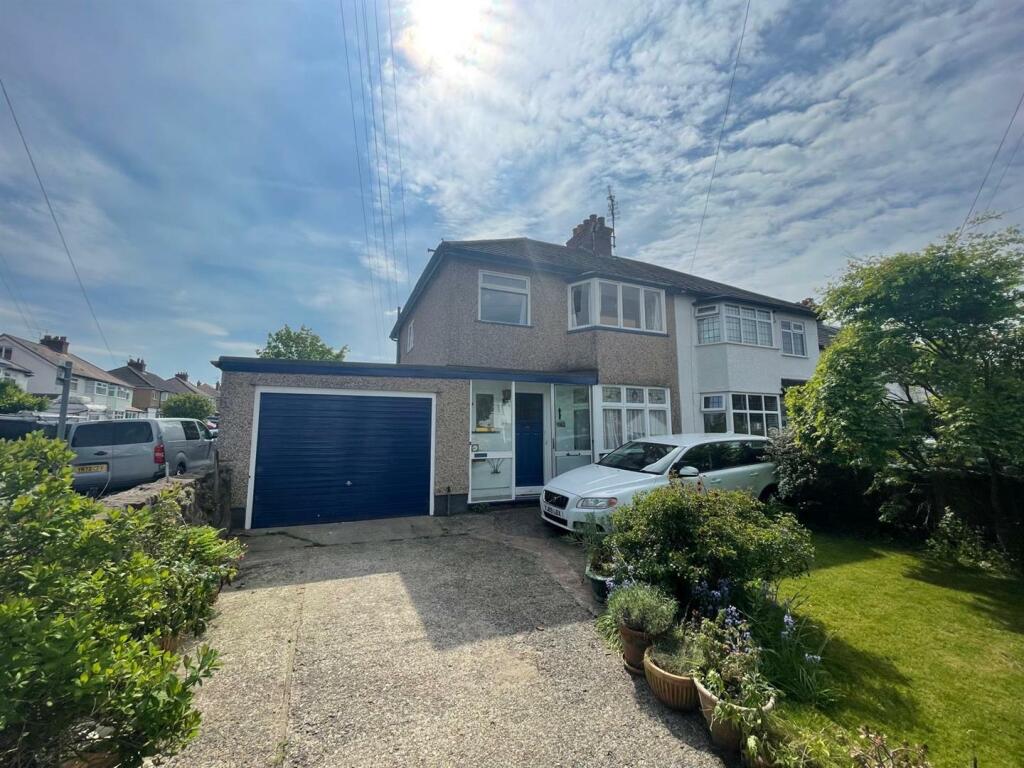 3 bedroom semidetached house for sale in Greenbank Drive, Pensby