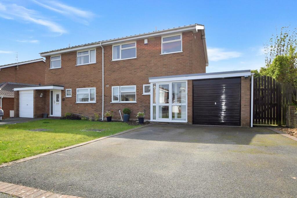 3 bedroom semidetached house for sale in Kylemore Drive, Pensby