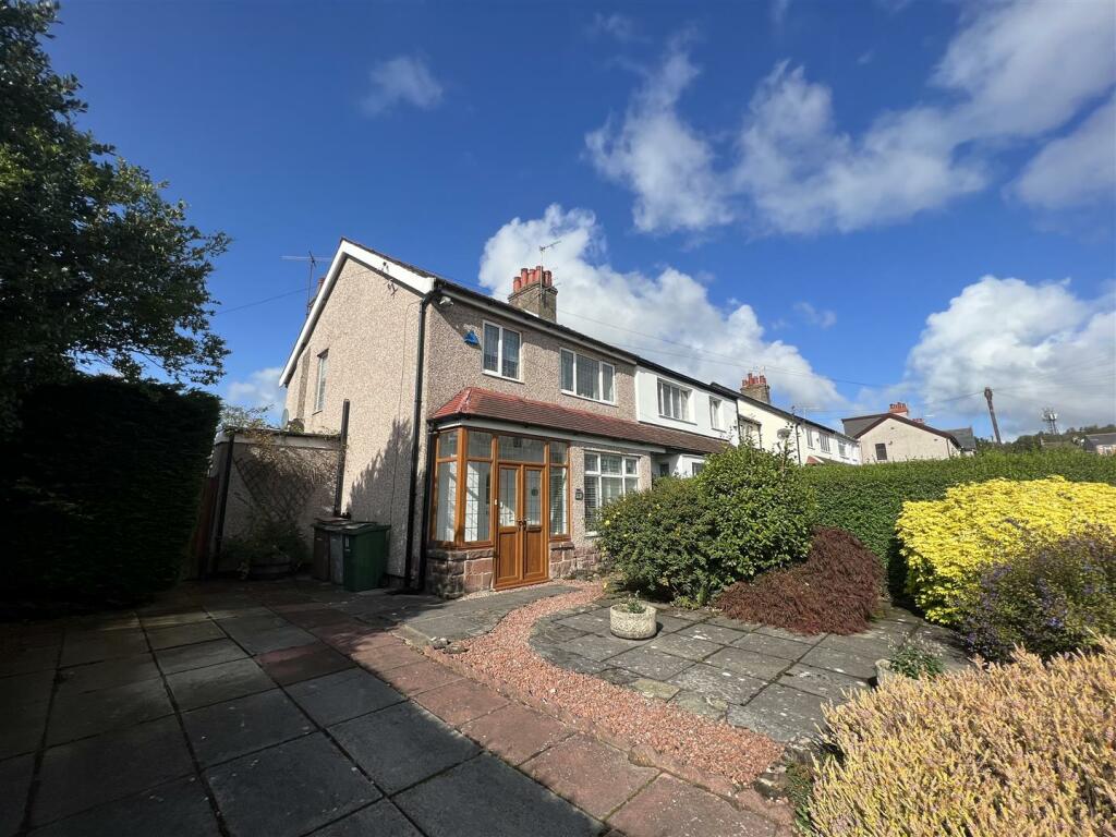 3 bedroom semidetached house for sale in Tower Road South, Heswall