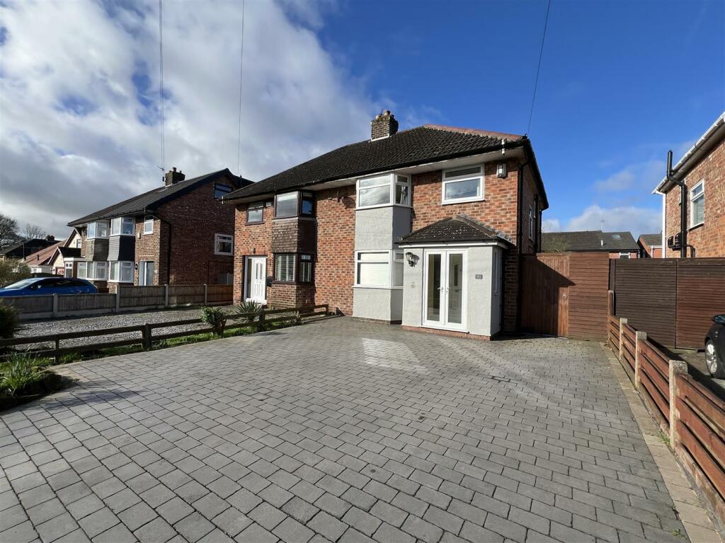 3 bedroom semidetached house for sale in Fender Way, Pensby, Wirral, CH61