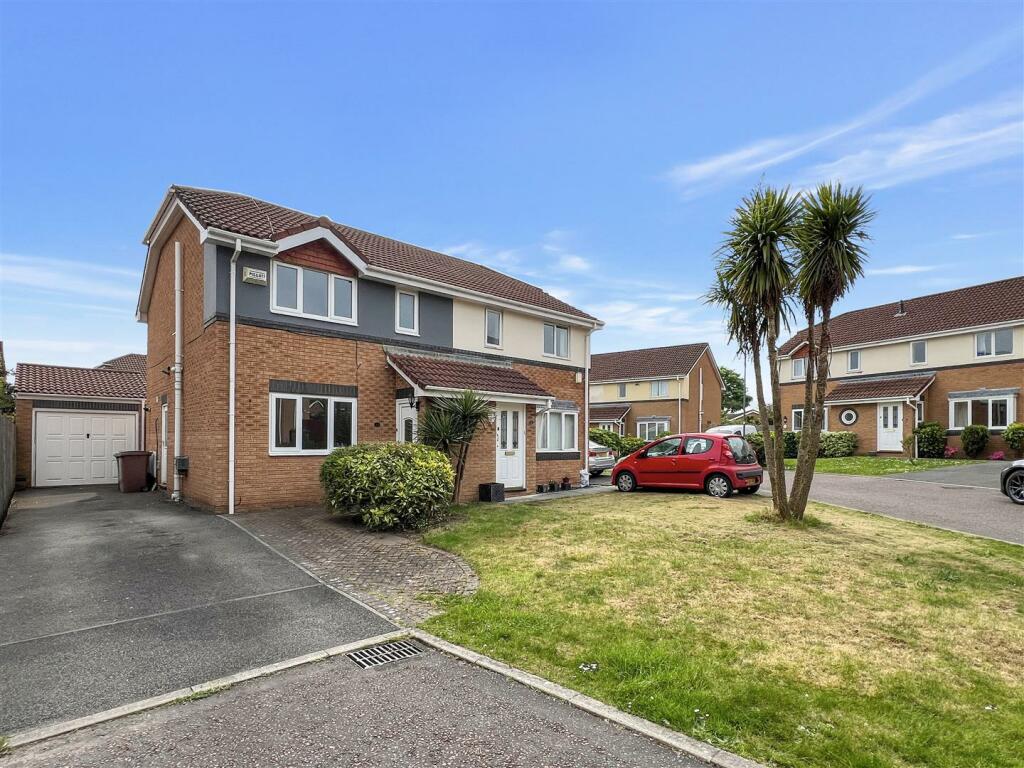 3 bedroom semidetached house for sale in Gleneagles Close, Pensby, Wirral, CH61