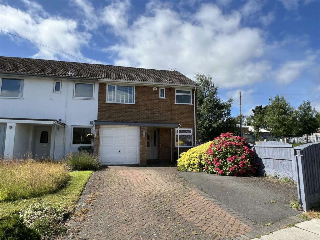 3 bedroom end of terrace house for sale in Sparks Lane, Thingwall