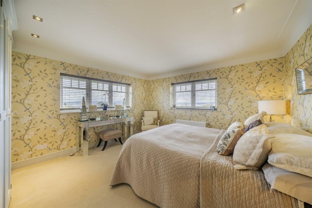 Additional property image - Oldfield Way, Heswall, Wirral