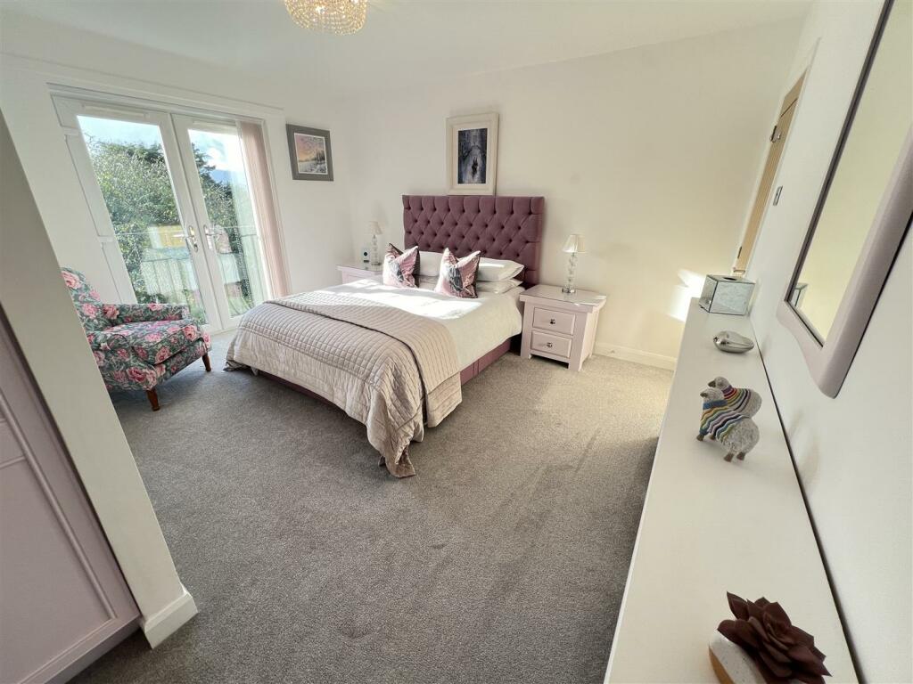 Additional property image - Gayton Road, Heswall, Wirral