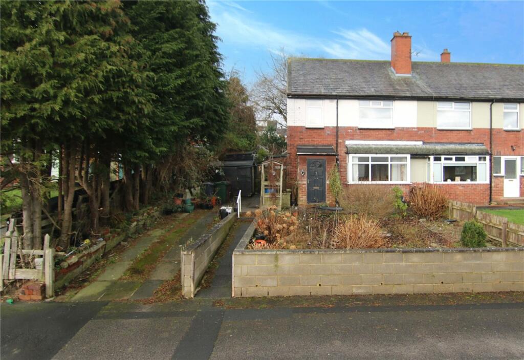 3 bedroom end of terrace house for sale in Kent Avenue, Silsden, BD20