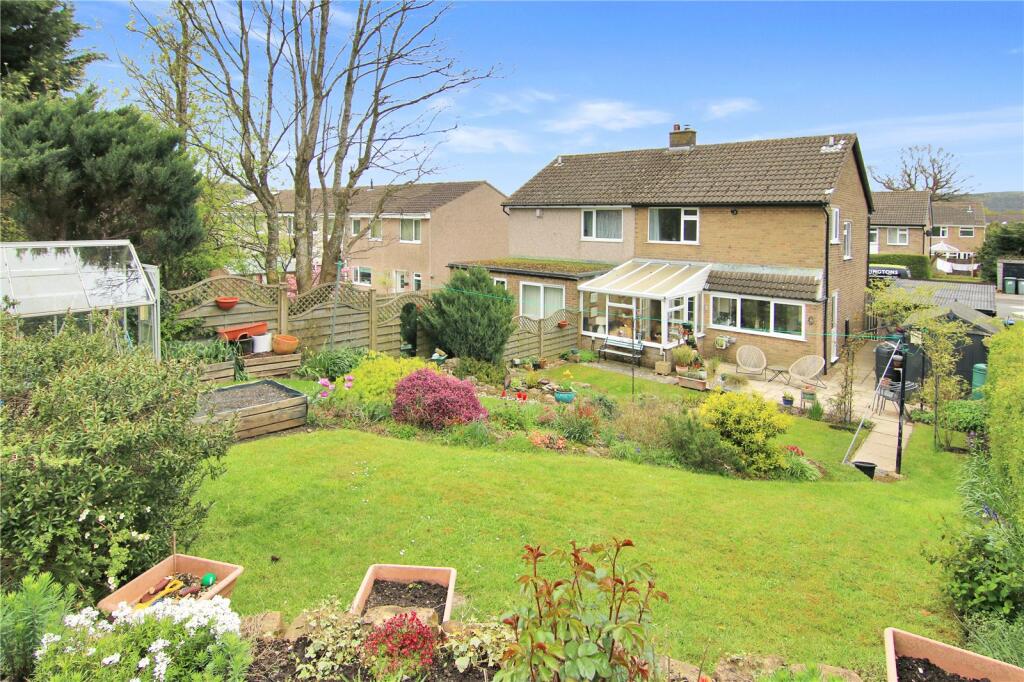 3 bedroom semidetached house for sale in Thornhill Road, Steeton, BD20