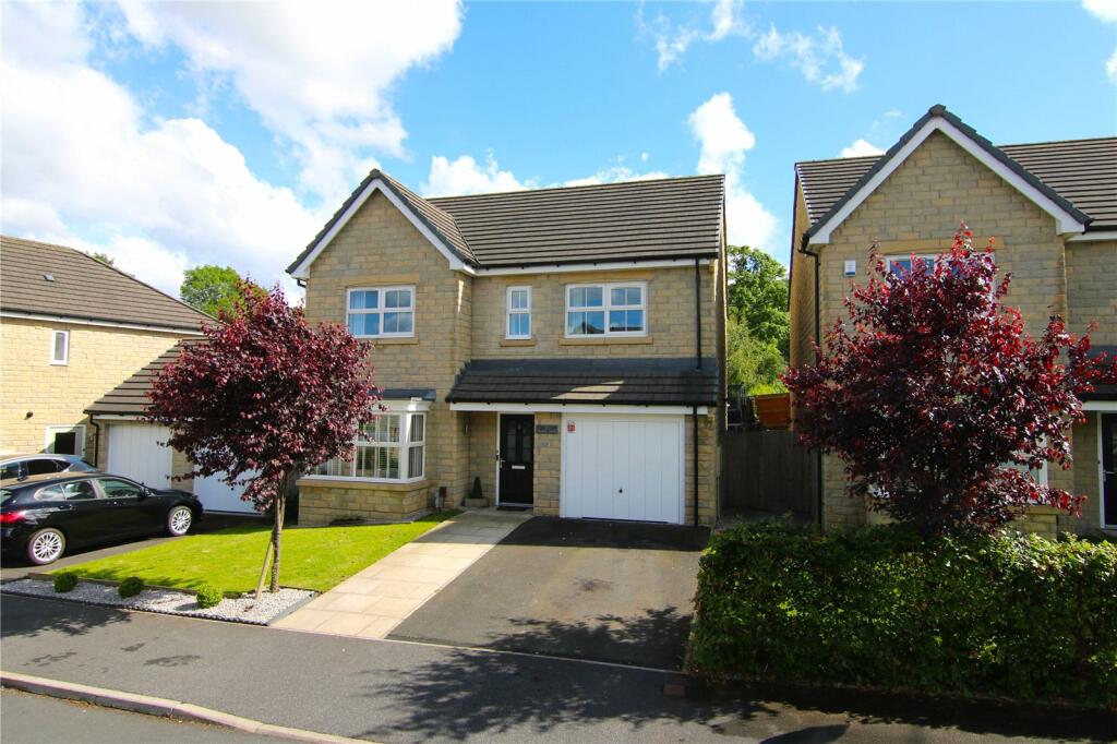 5 bedroom detached house for sale in Baldwin Road, Eastburn, BD20