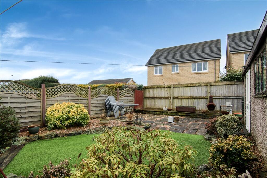 Additional property image - Currer Walk, Steeton, BD20