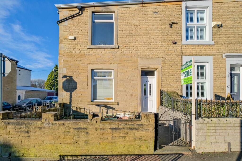 3 bedroom end of terrace house for sale in Dill Hall Lane, Church