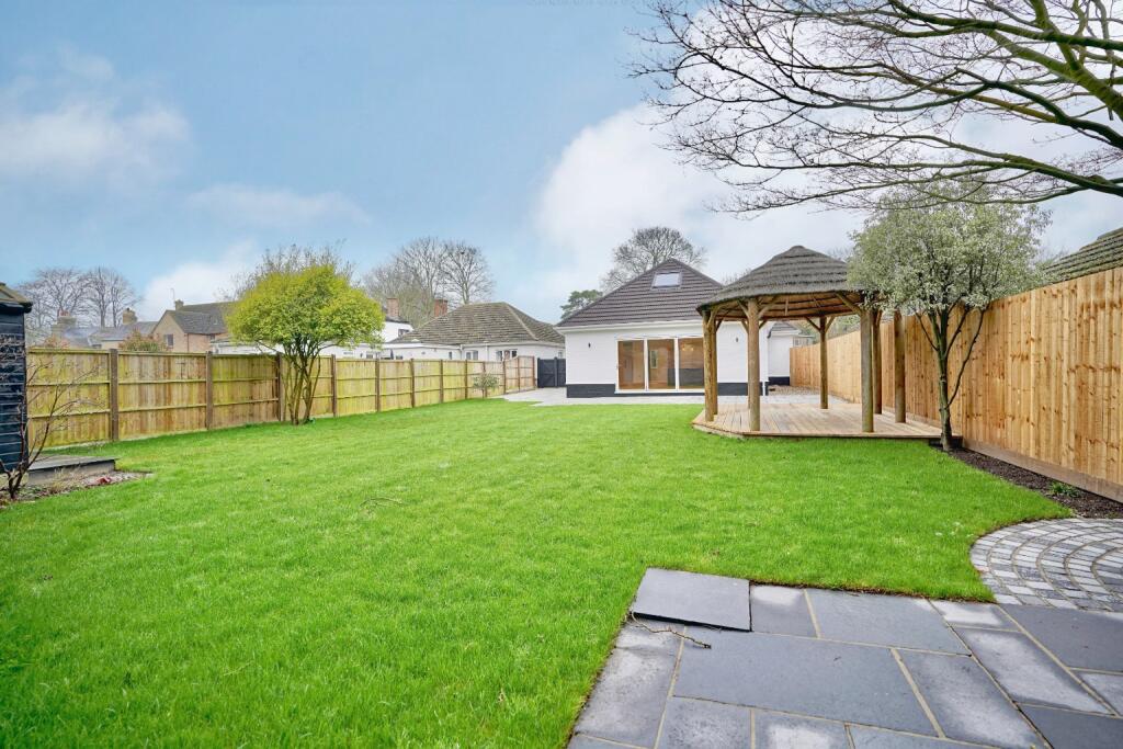 5 bedroom detached house for sale in Needingworth Road, St. Ives