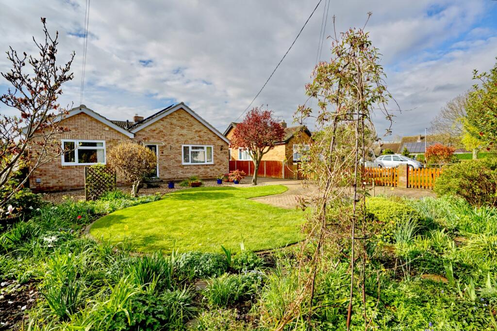 3 bedroom detached bungalow for sale in Parkhall Road, Somersham