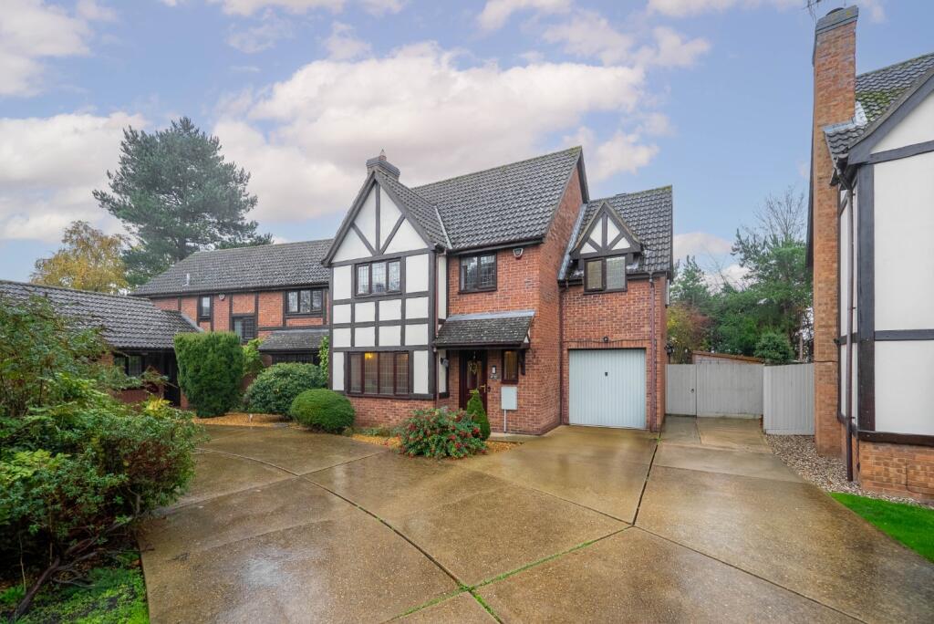 Main image of property: Padgetts Close, Warboys, Huntingdon, Cambridgeshire, PE28 2SZ