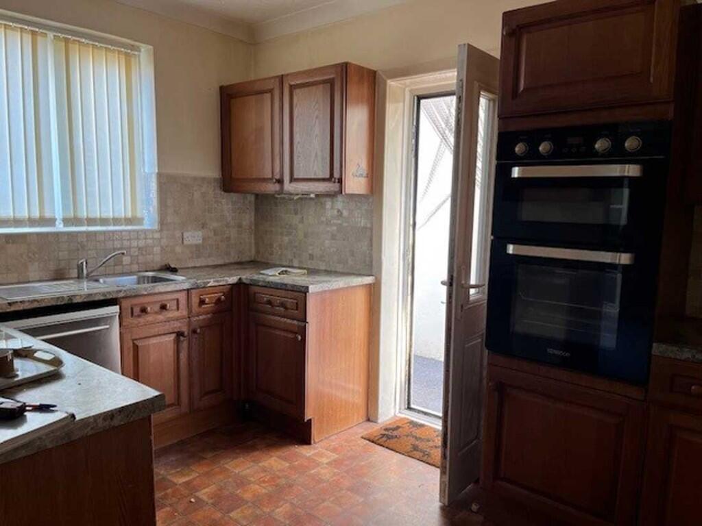 Main image of property: 187 Fairmile Road, Christchurch, Dorset, BH23