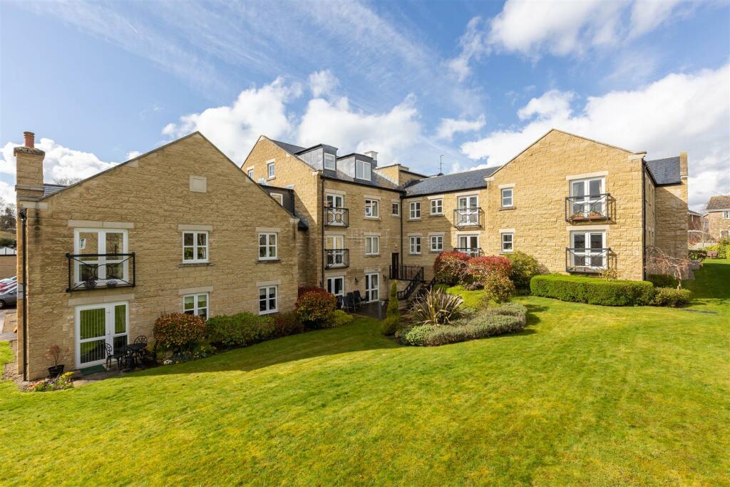 1 bedroom flat for sale in Castle Howard Road, Malton, YO17