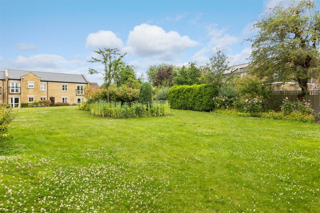 1 bedroom flat for sale in Castle Howard Road, Malton, YO17